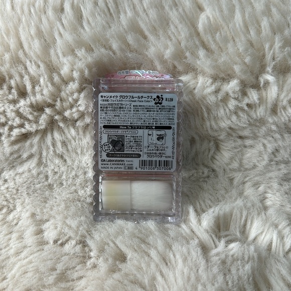 Canmake Glow Fleur Cheeks 02 - Picture 2 of 2